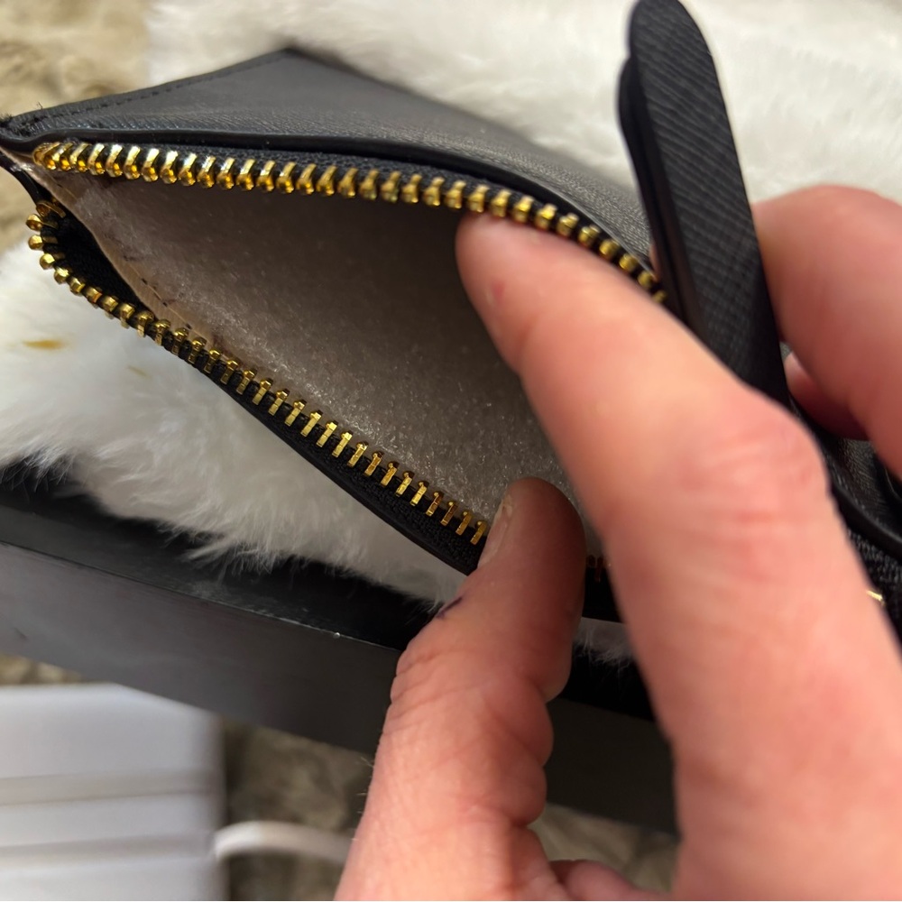 GUESS Black Wallet with Gold Logo - Picture 5 of 5
